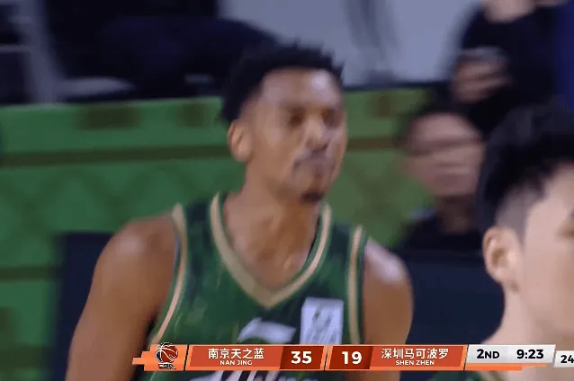 开云中国-杰伦-汉兹连续三分已经5记三分拿到16分，南京35-19领先深圳